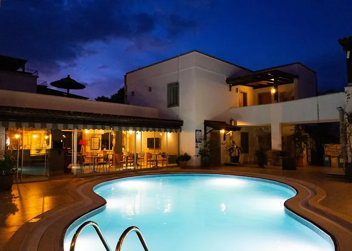 Pier Marina فندق